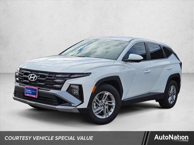 Certified 2025 Hyundai Tucson SE image 1