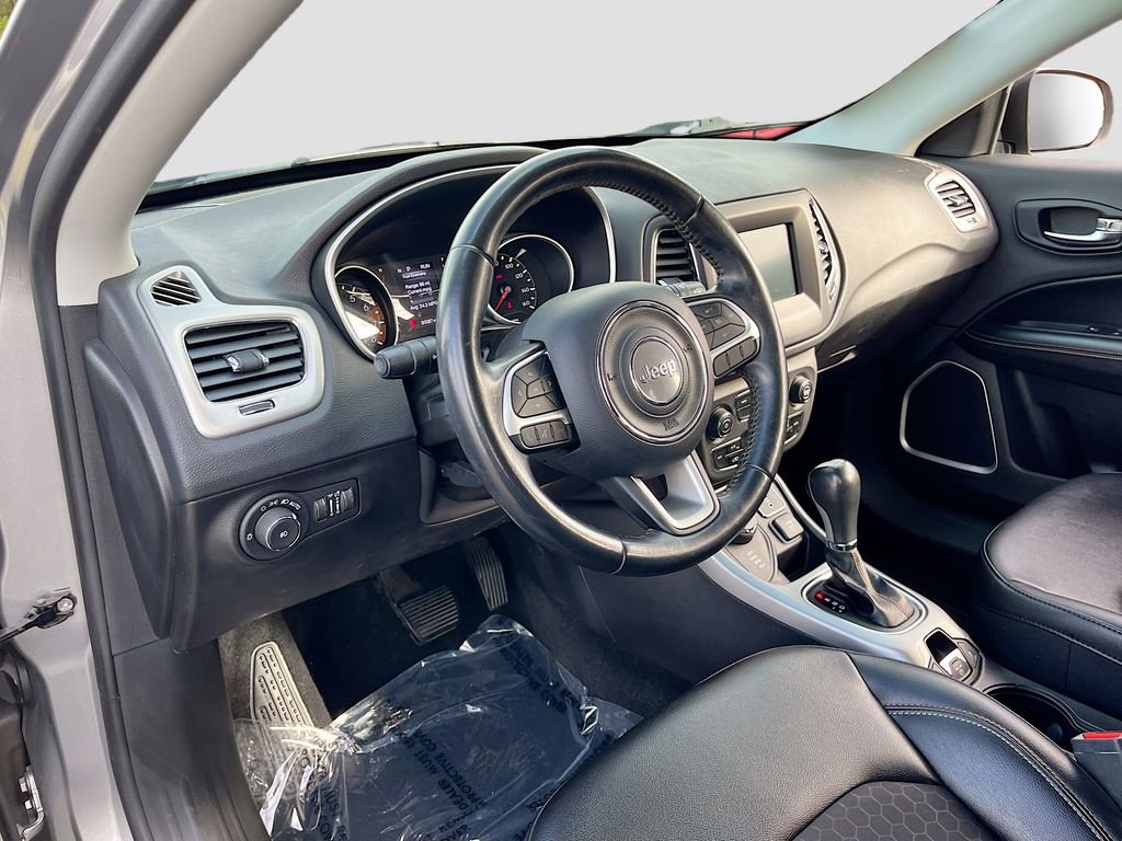 Certified 2020 Jeep Compass Latitude image 9