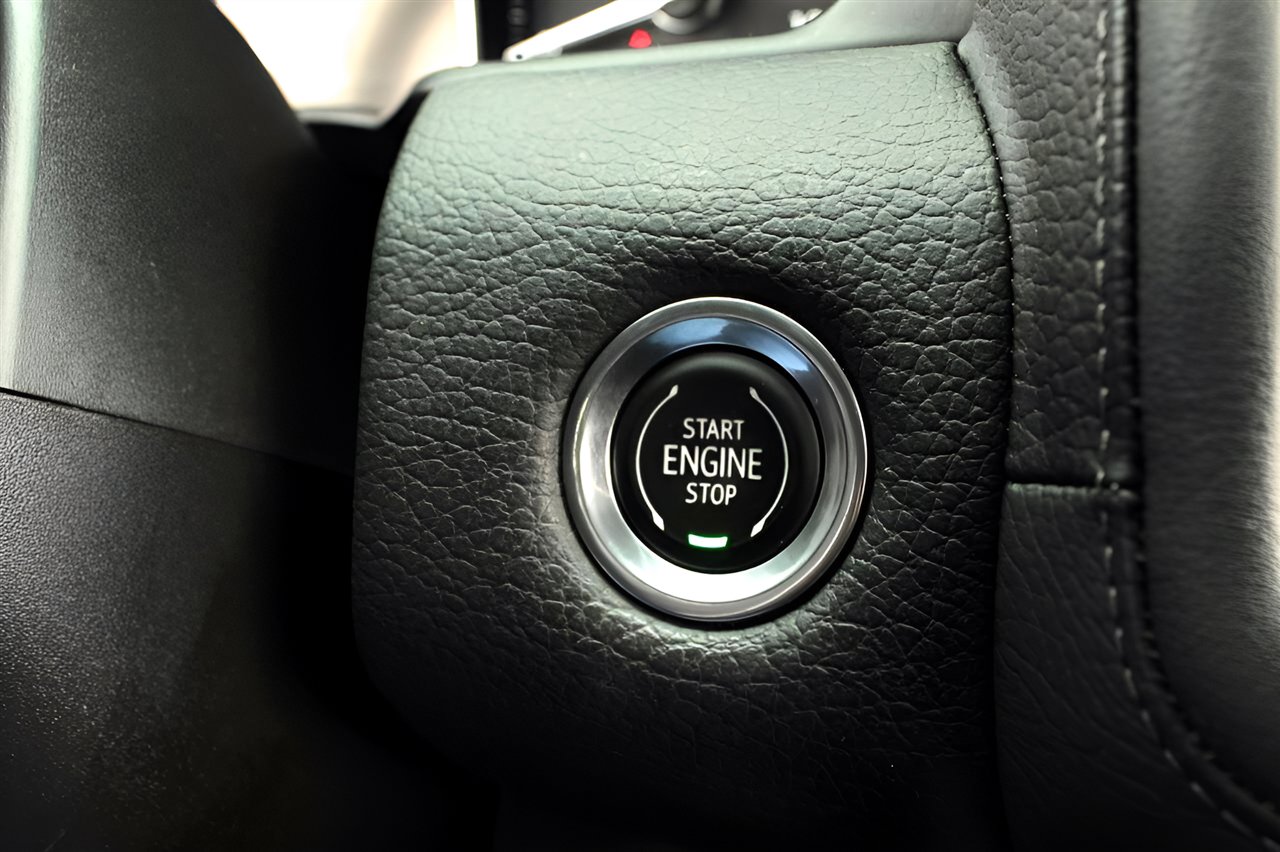 Used 2021 GMC Yukon XL Denali w/ Advanced Technology Package image 30