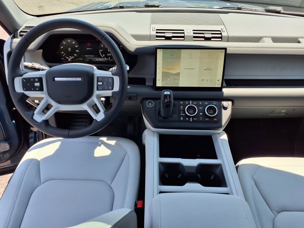 New 2025 Land Rover Defender 90 S image 4