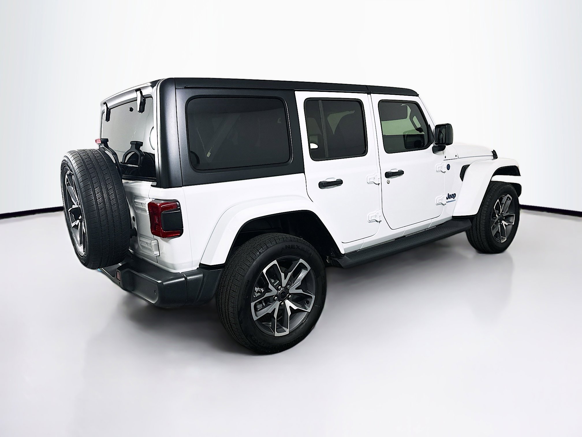 Used 2024 Jeep Wrangler Sport S w/ Convenience Group image 9