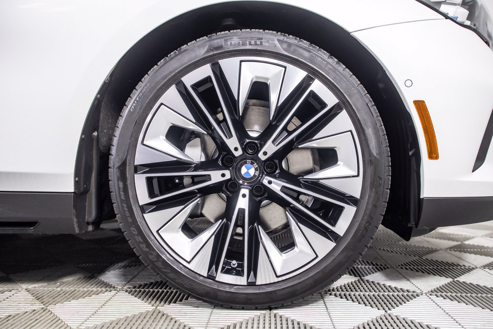 Used 2024 BMW 530i w/ Premium Package RWD image 40