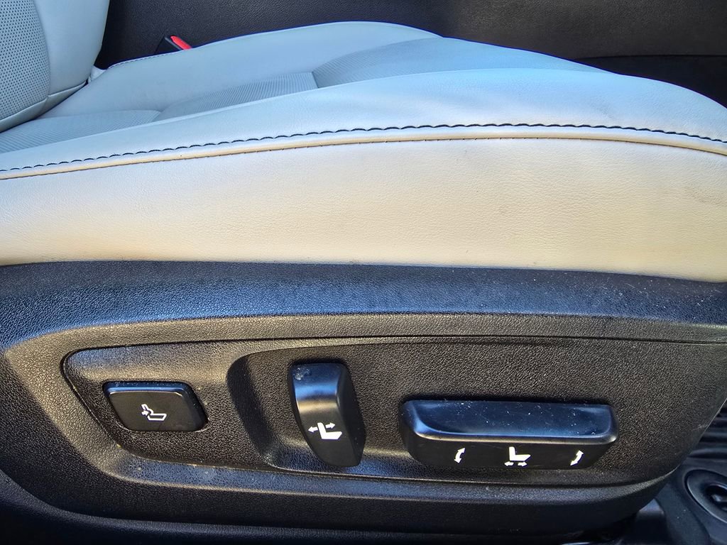 Used 2016 Lexus ES 300h image 59