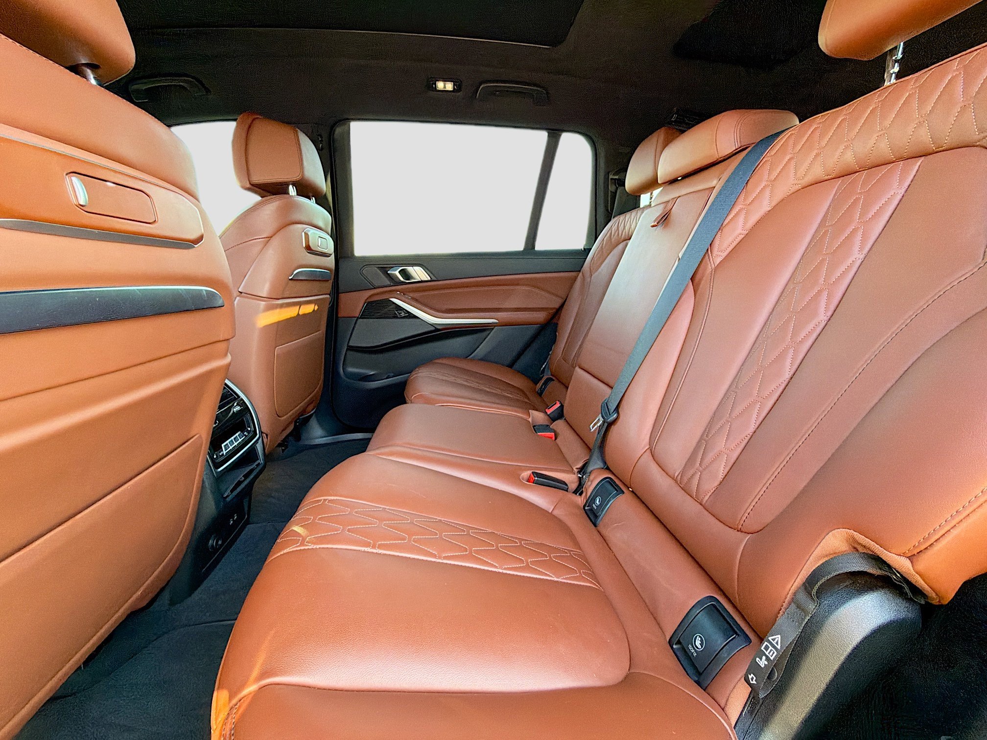 Used 2023 BMW X7 M60i w/ Climate Comfort Package image 21