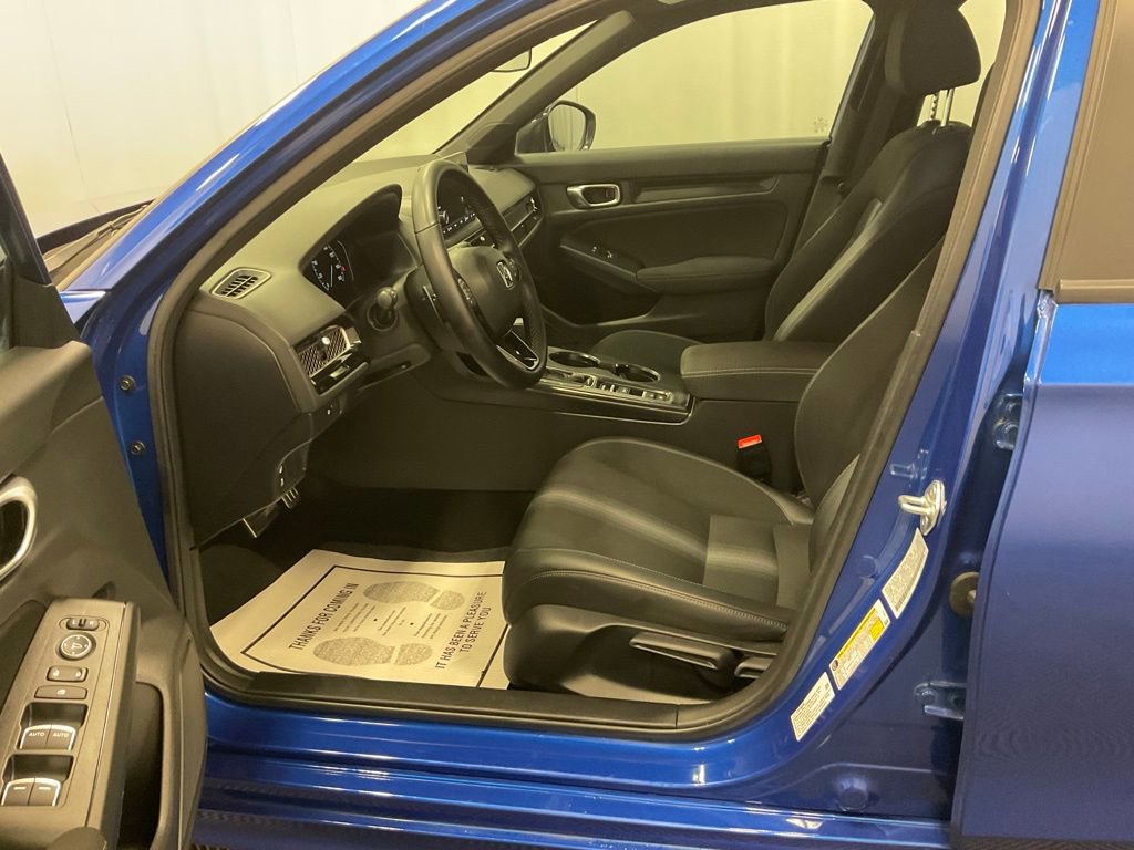 Used 2023 Honda Civic Sport image 4