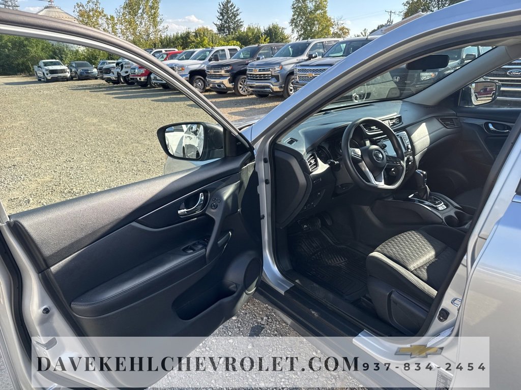 Used 2018 Nissan Rogue S image 9