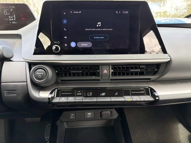 Used 2025 Toyota Prius LE image 26