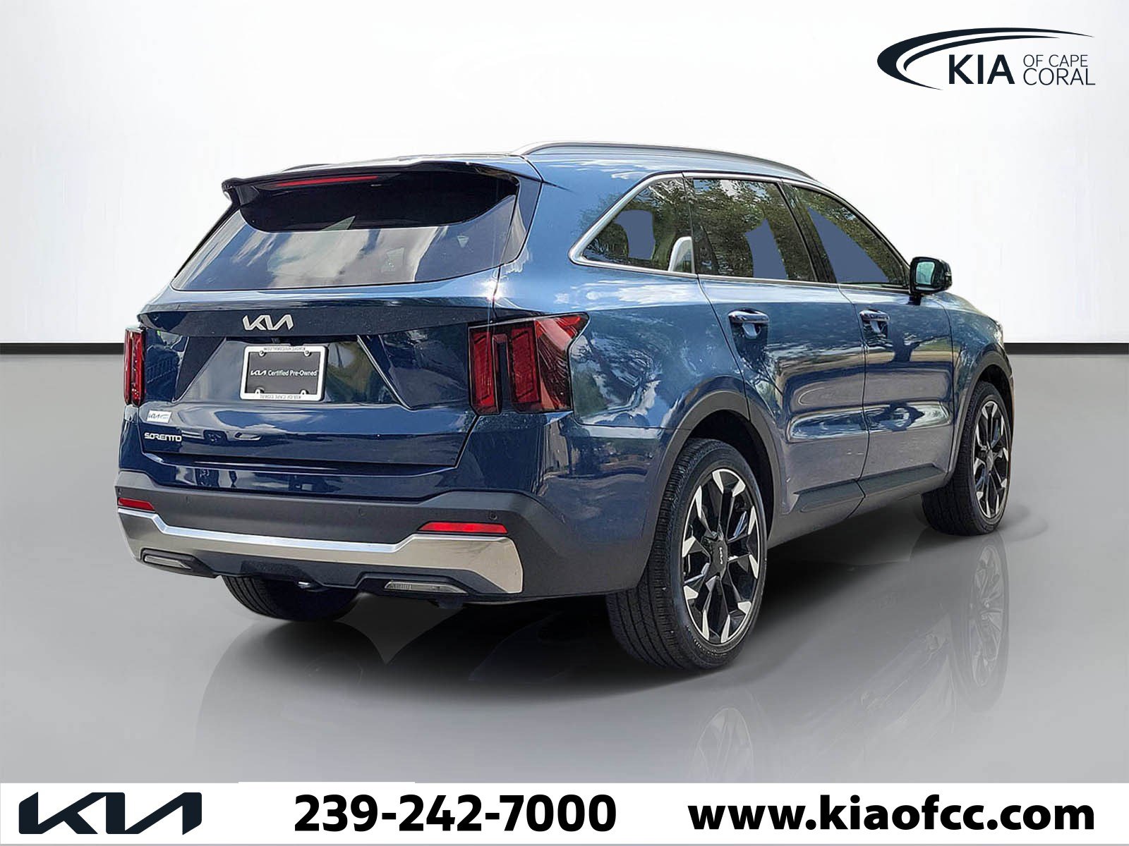 Used 2025 Kia Sorento EX w/ Panoramic Sunroof Package image 4