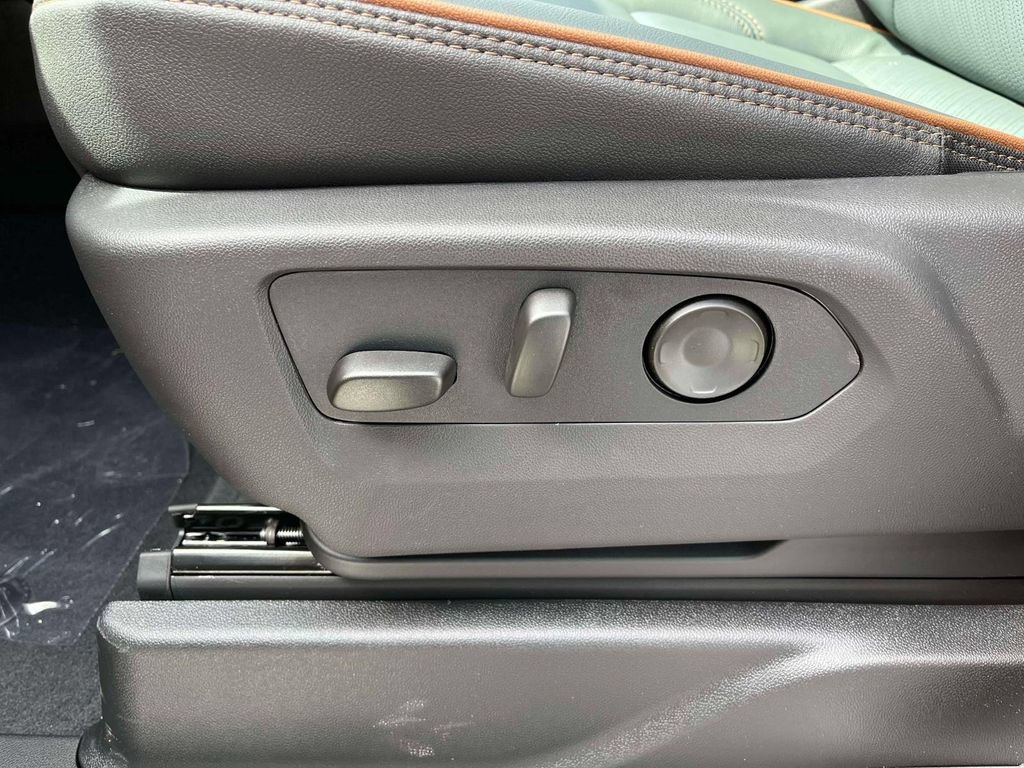 New 2026 GMC Yukon XL AT4 w/ AT4 Premium Package AWD/4WD image 25