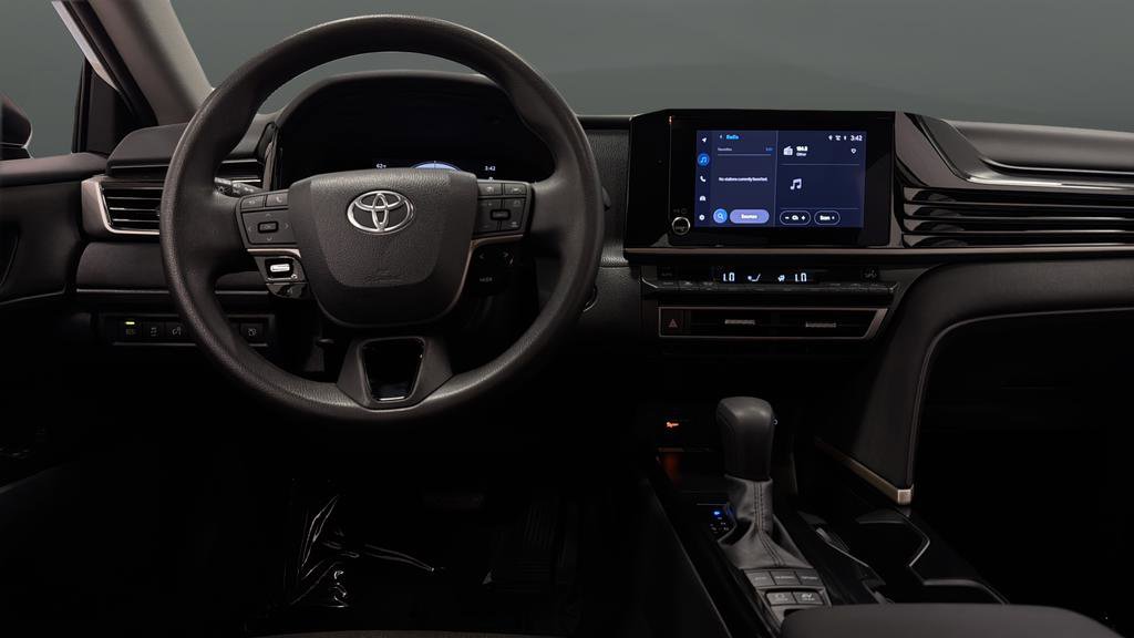Used 2025 Toyota Camry LE image 11