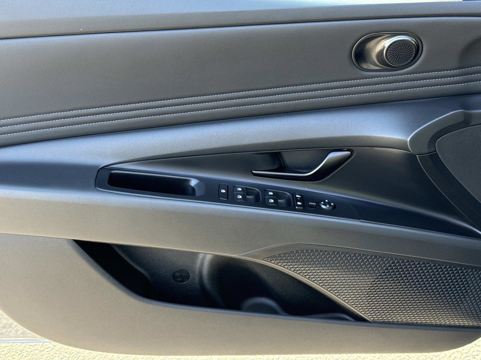 New 2026 Hyundai Elantra SEL image 9