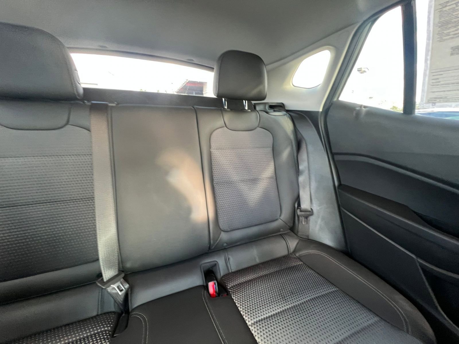 Used 2025 Chevrolet Trax LT FWD image 37