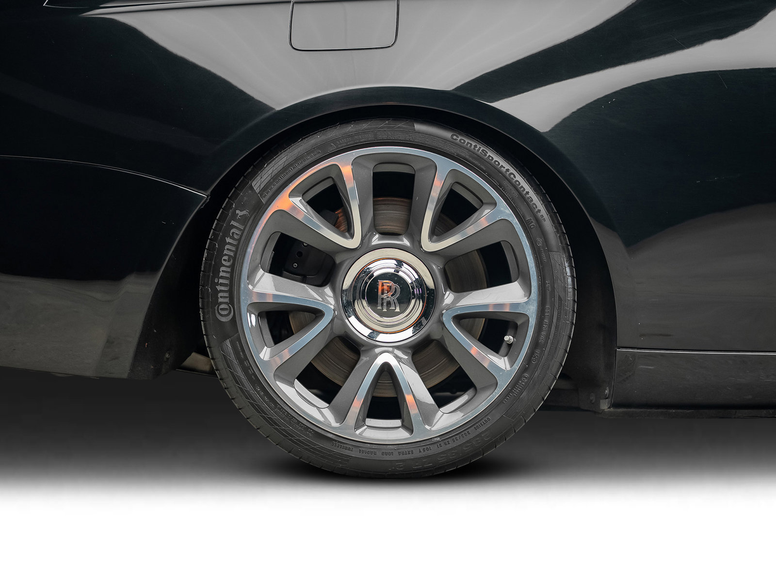 Used 2016 Rolls-Royce Wraith RWD image 27