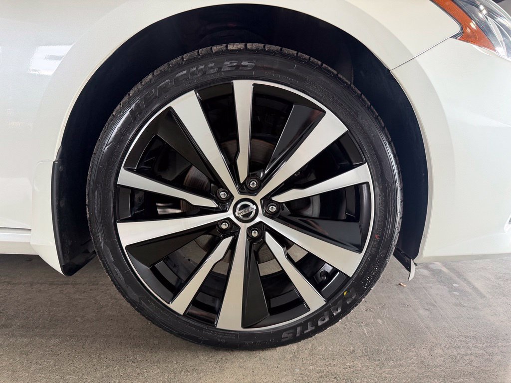 Used 2019 Nissan Altima 2.5 SR w/ SR Premium Package AWD/4WD image 25