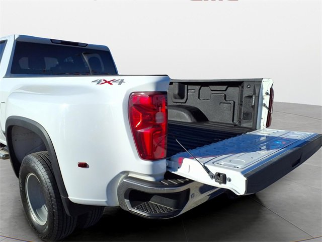 Used 2021 Chevrolet Silverado 3500 LT w/ Texas Edition image 23