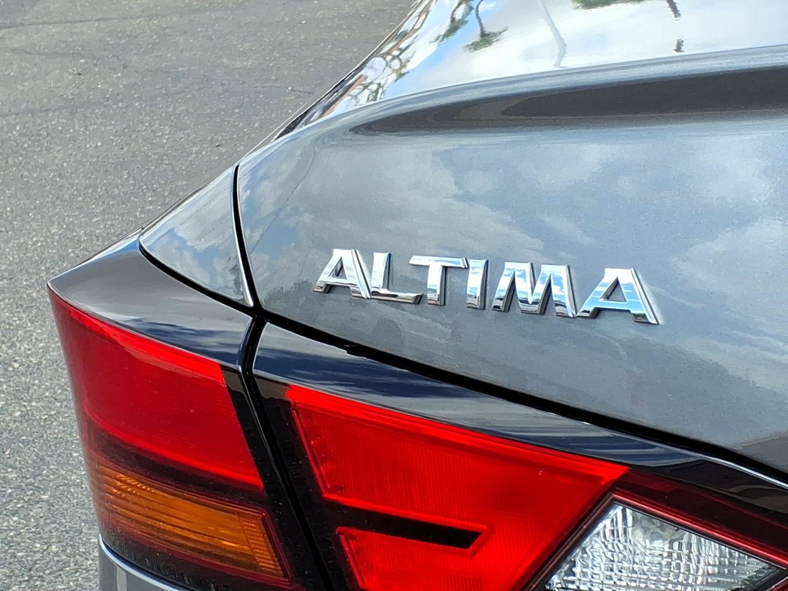 Used 2022 Nissan Altima 2.5 S FWD image 16