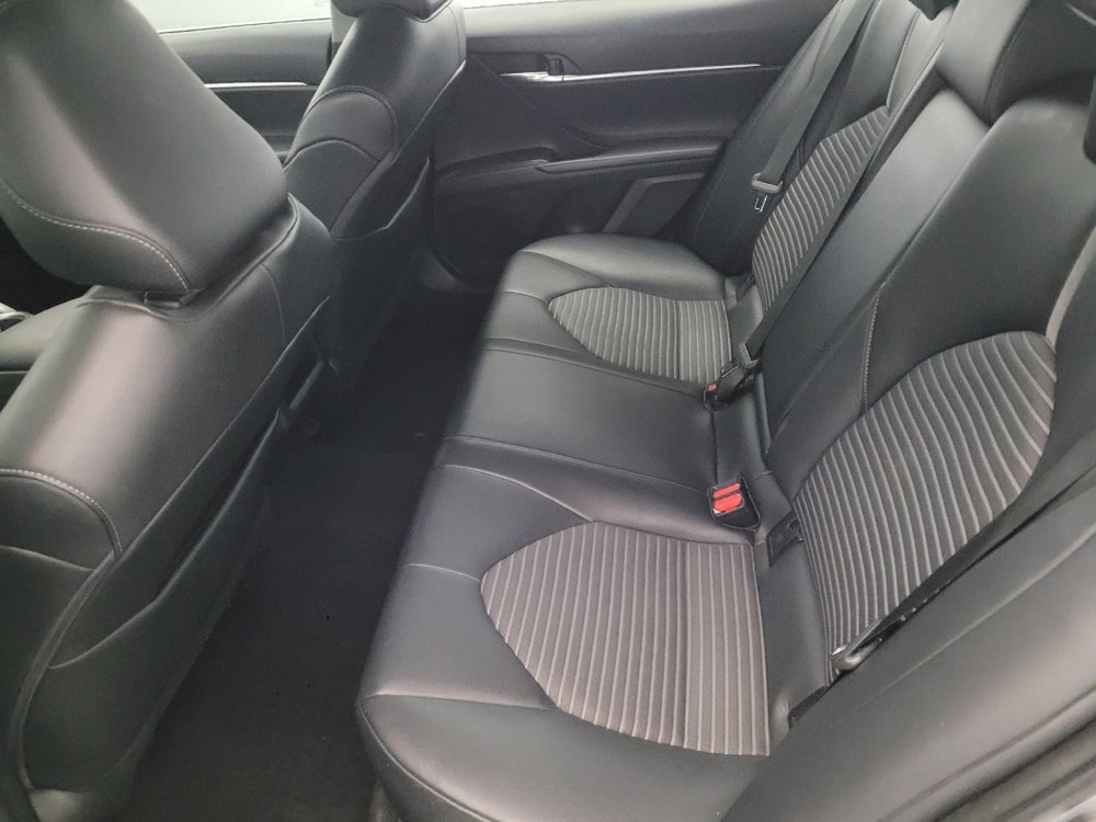 Used 2022 Toyota Camry SE image 18