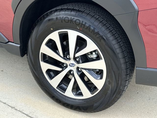 Used 2025 Subaru Outback Premium AWD/4WD image 12
