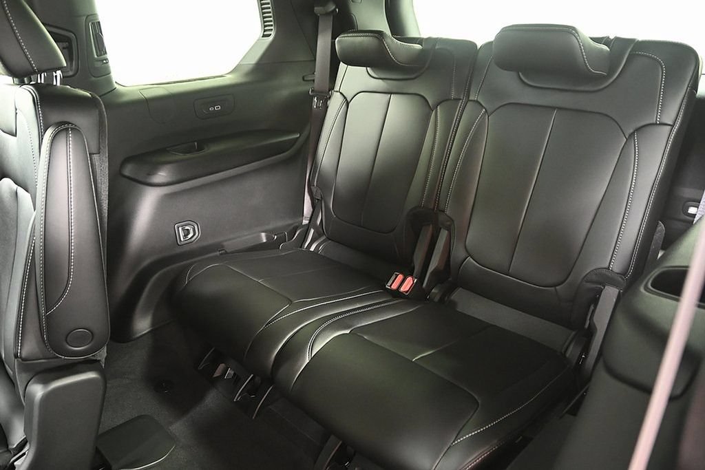 New 2025 Jeep Grand Cherokee L Limited w/ Black Appearance Package AWD/4WD image 20