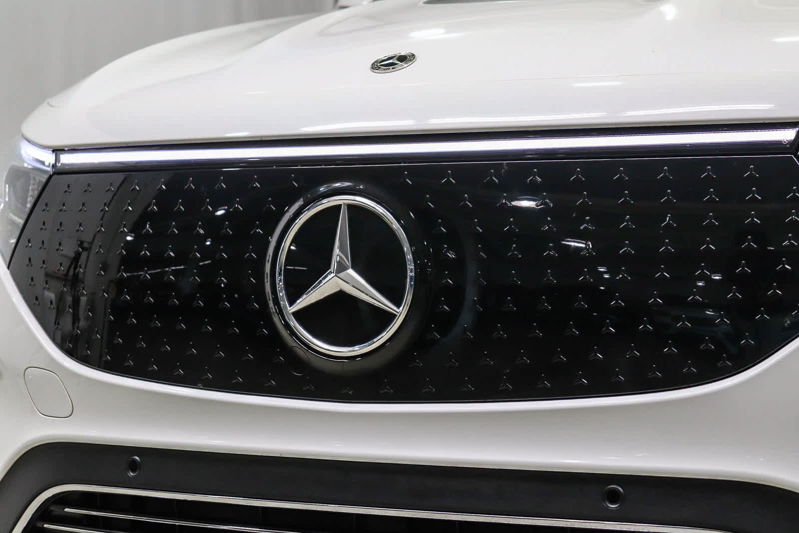 Used 2024 Mercedes-Benz EQB 250+ image 13