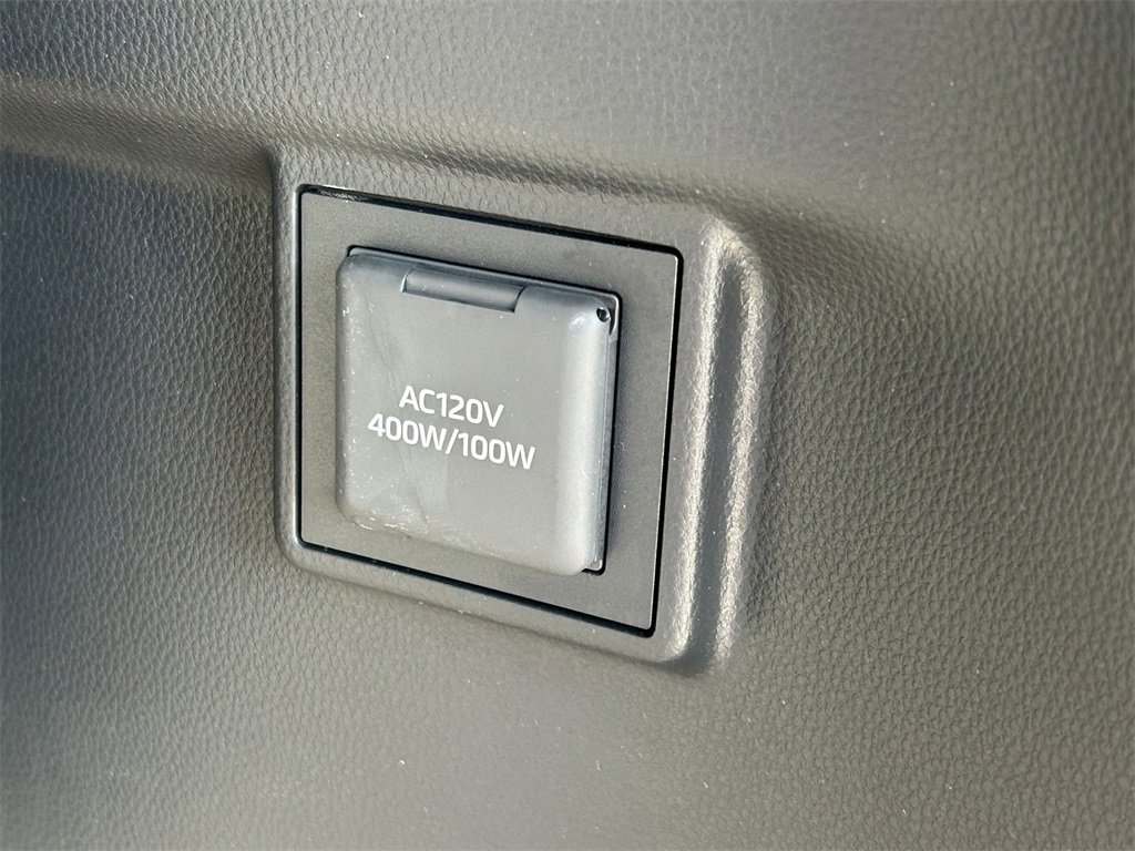 Used 2025 Lexus GX 550 image 16