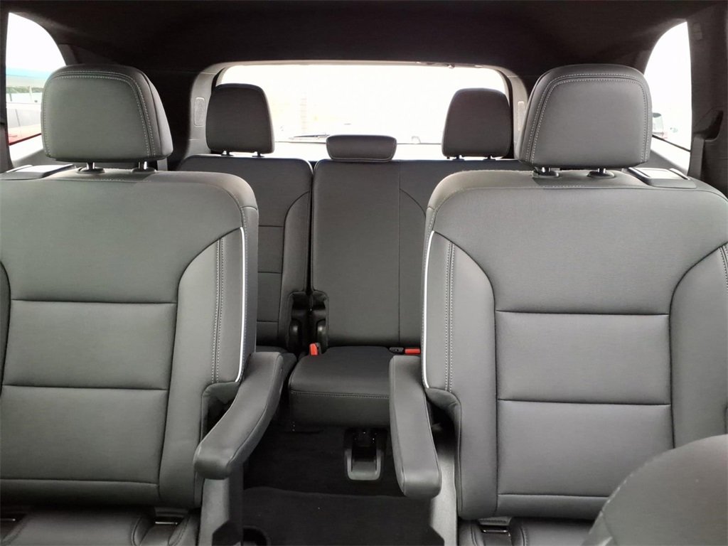 Used 2025 Buick Enclave Preferred image 12