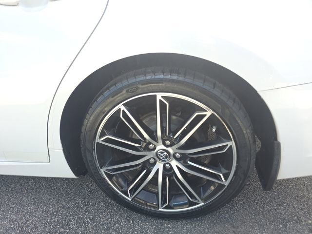 Used 2019 Toyota Avalon Touring w/ Carpet Mat Package FWD image 12