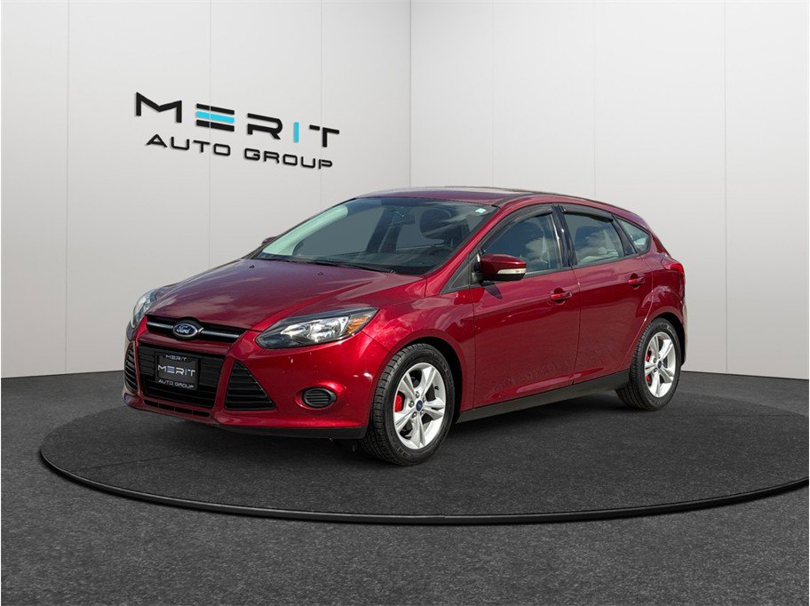 Used 2014 Ford Focus SE w/ SE Winter Package image 4