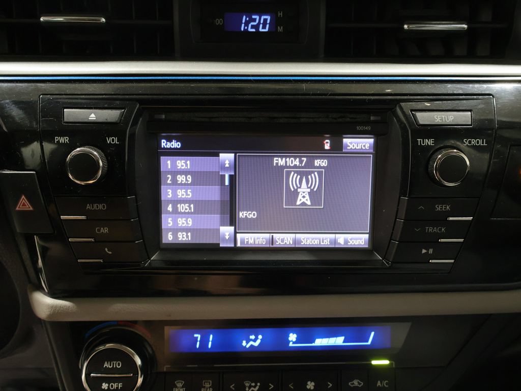 Used 2015 Toyota Corolla LE FWD image 24