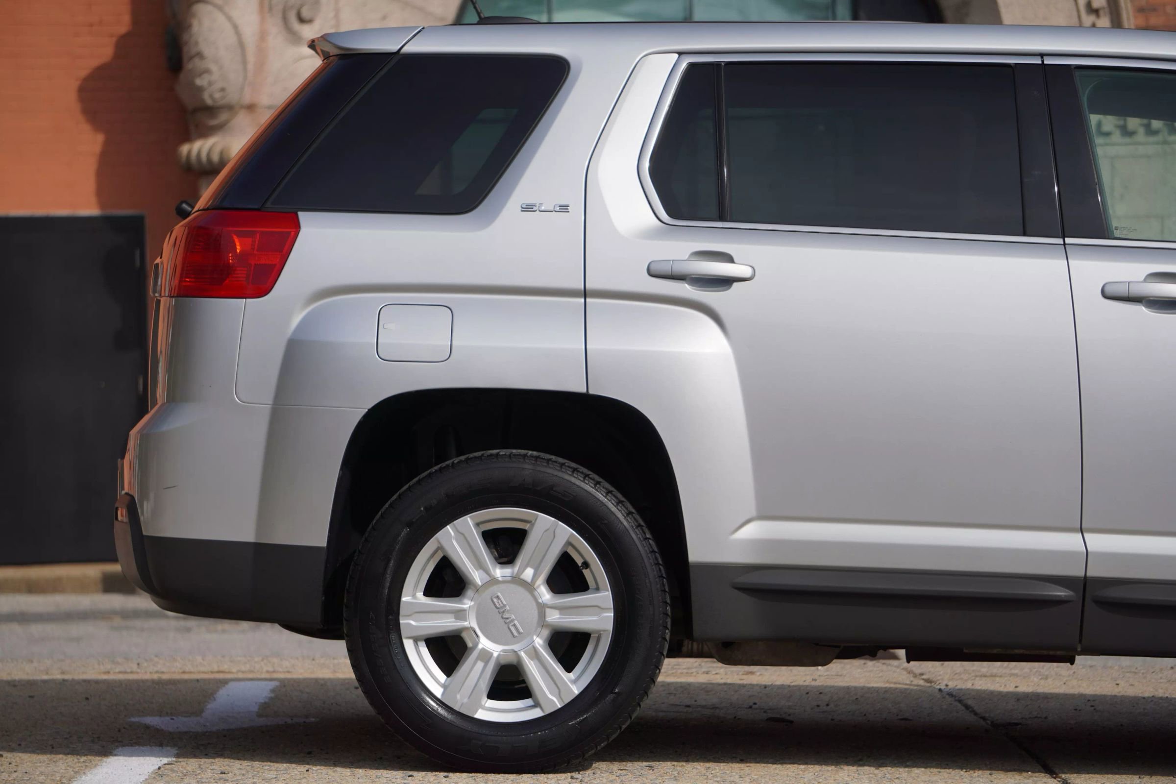 Used 2015 GMC Terrain SLE image 11