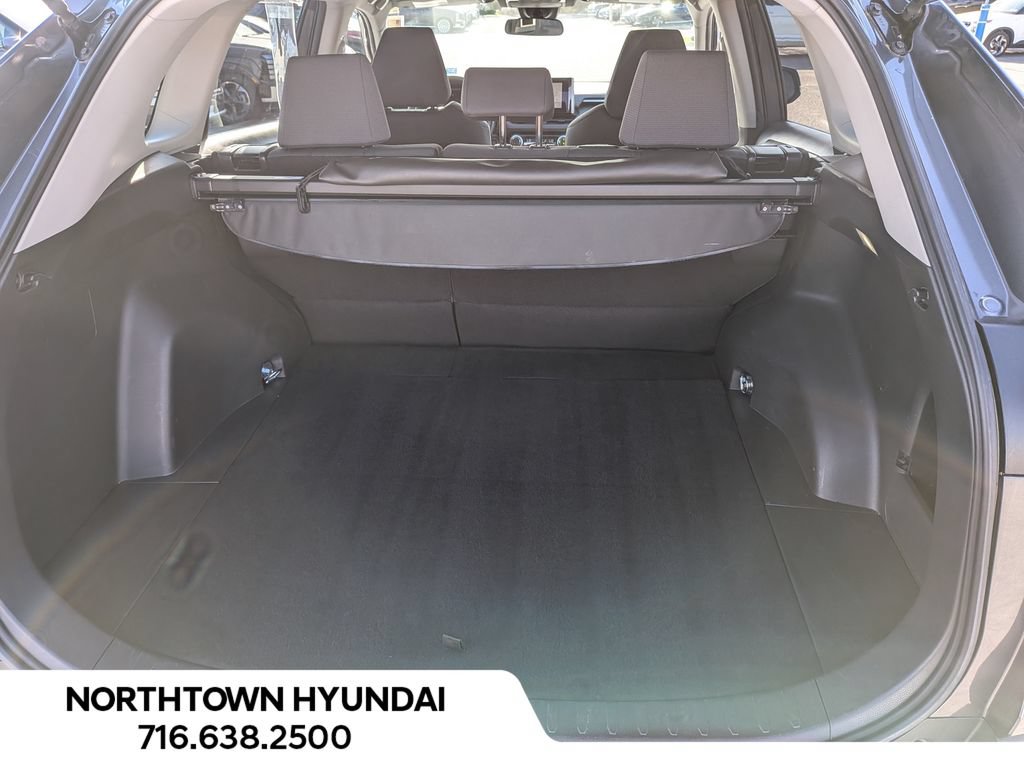 Used 2025 Toyota RAV4 XLE AWD/4WD image 32