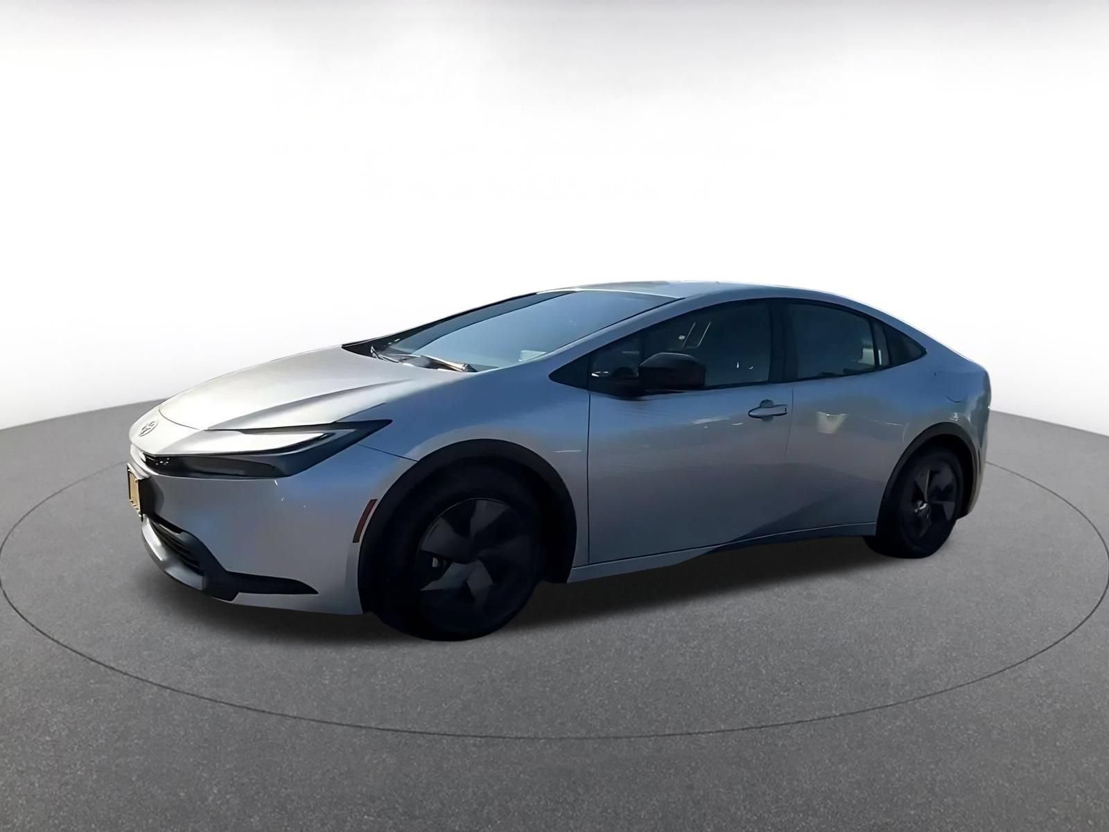 Used 2024 Toyota Prius LE FWD image 7