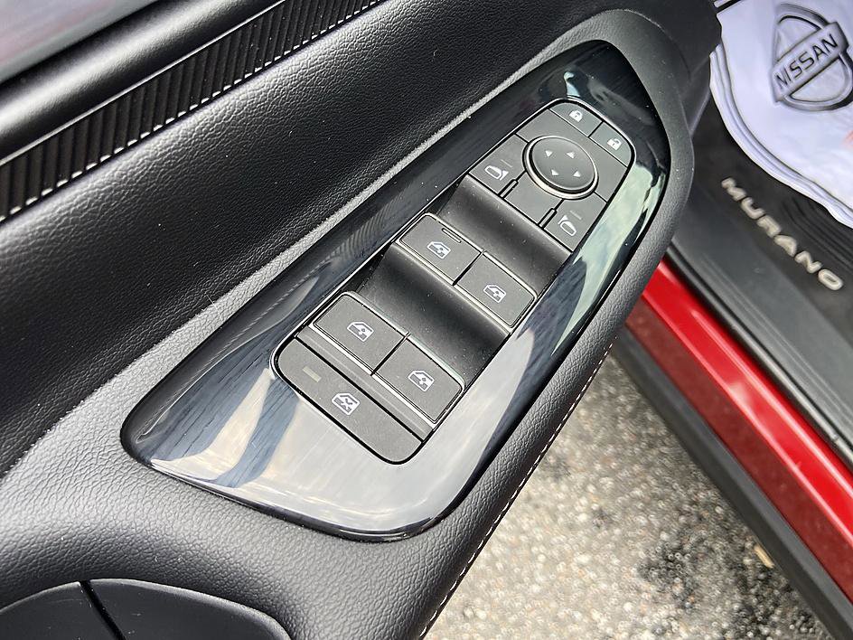 Certified 2025 Nissan Murano SV FWD image 10