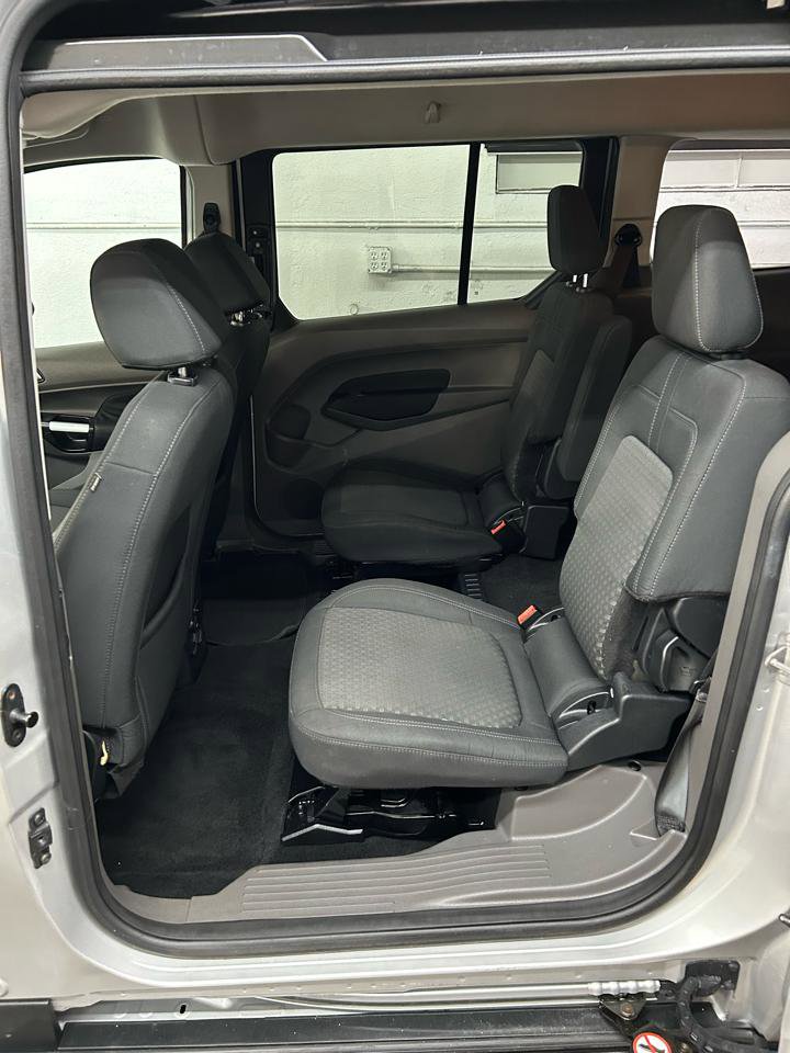 Used 2019 Ford Transit Connect XLT image 27