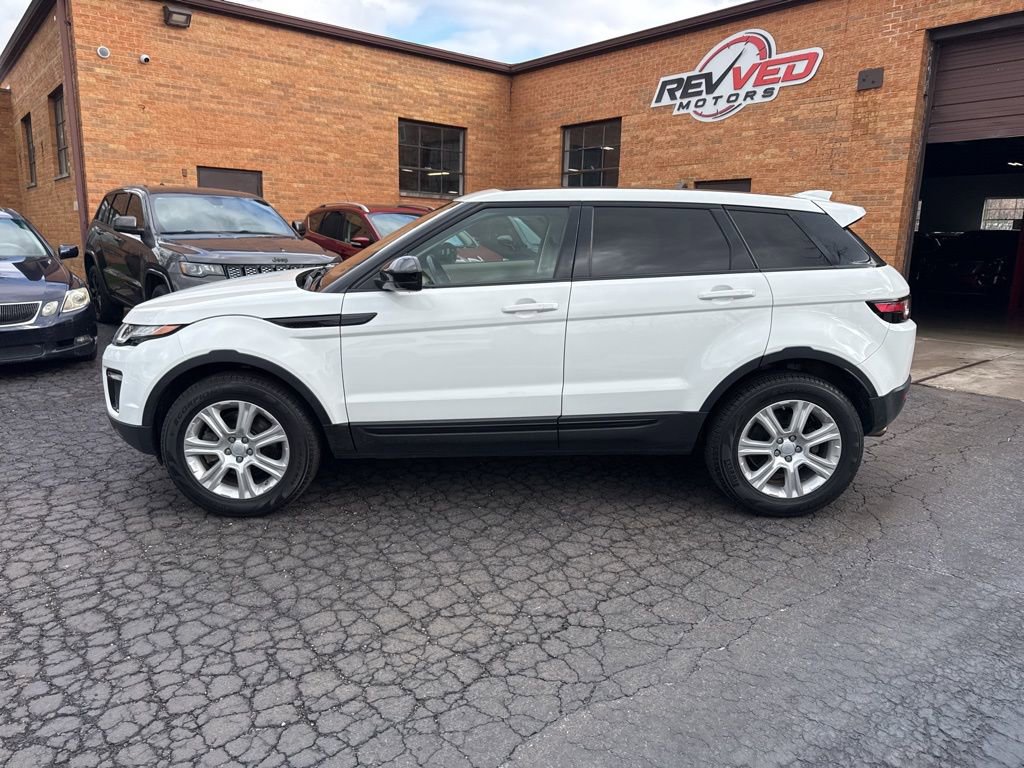 Used 2017 Land Rover Range Rover Evoque SE image 4