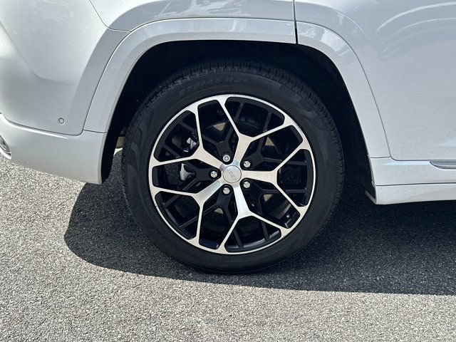 Certified 2022 Jeep Grand Cherokee Summit AWD/4WD image 20