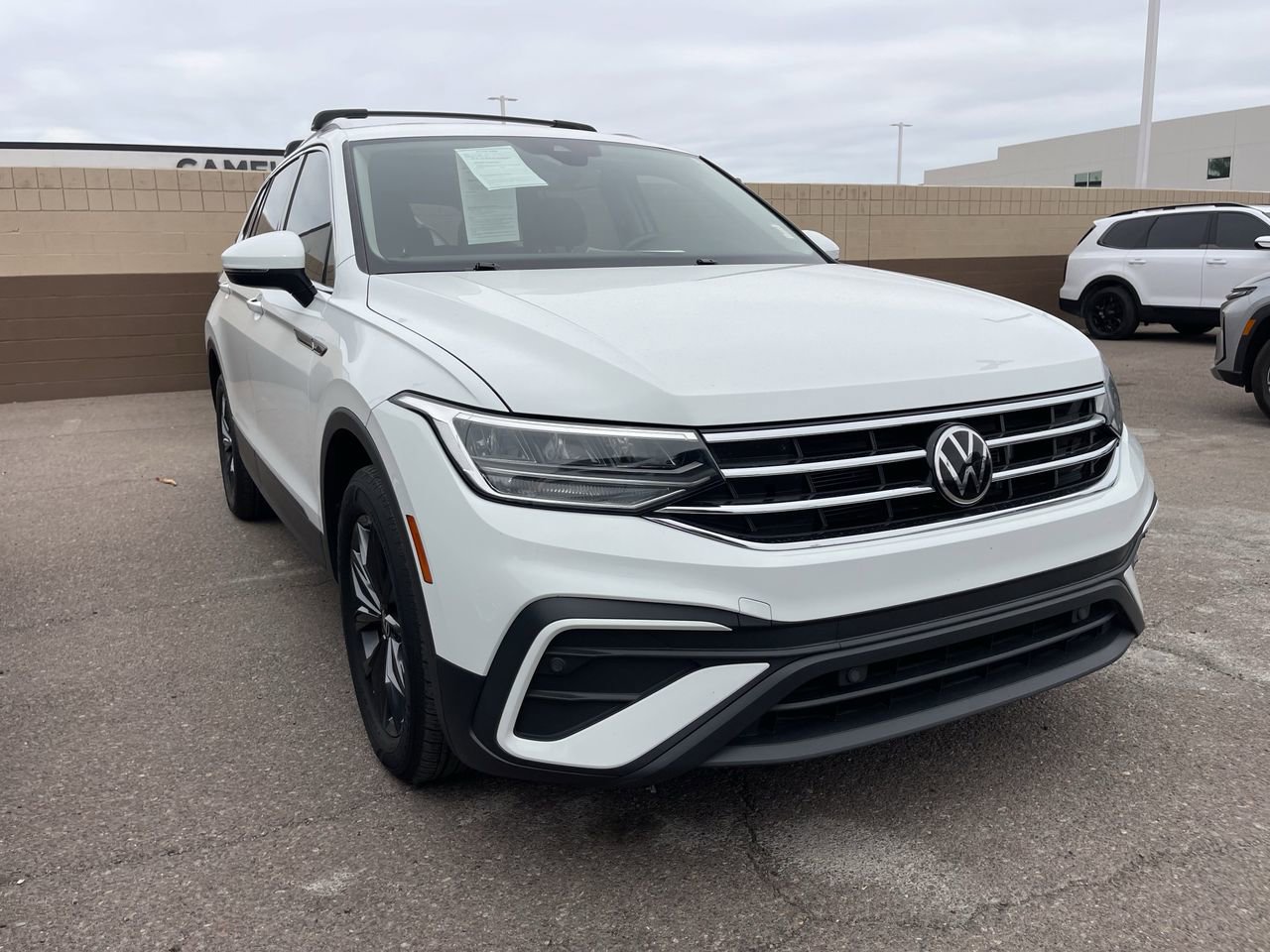 Used 2022 Volkswagen Tiguan SE AWD/4WD image 2