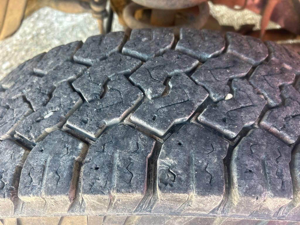 Used 1999 Dodge Ram 2500 Truck ST image 12