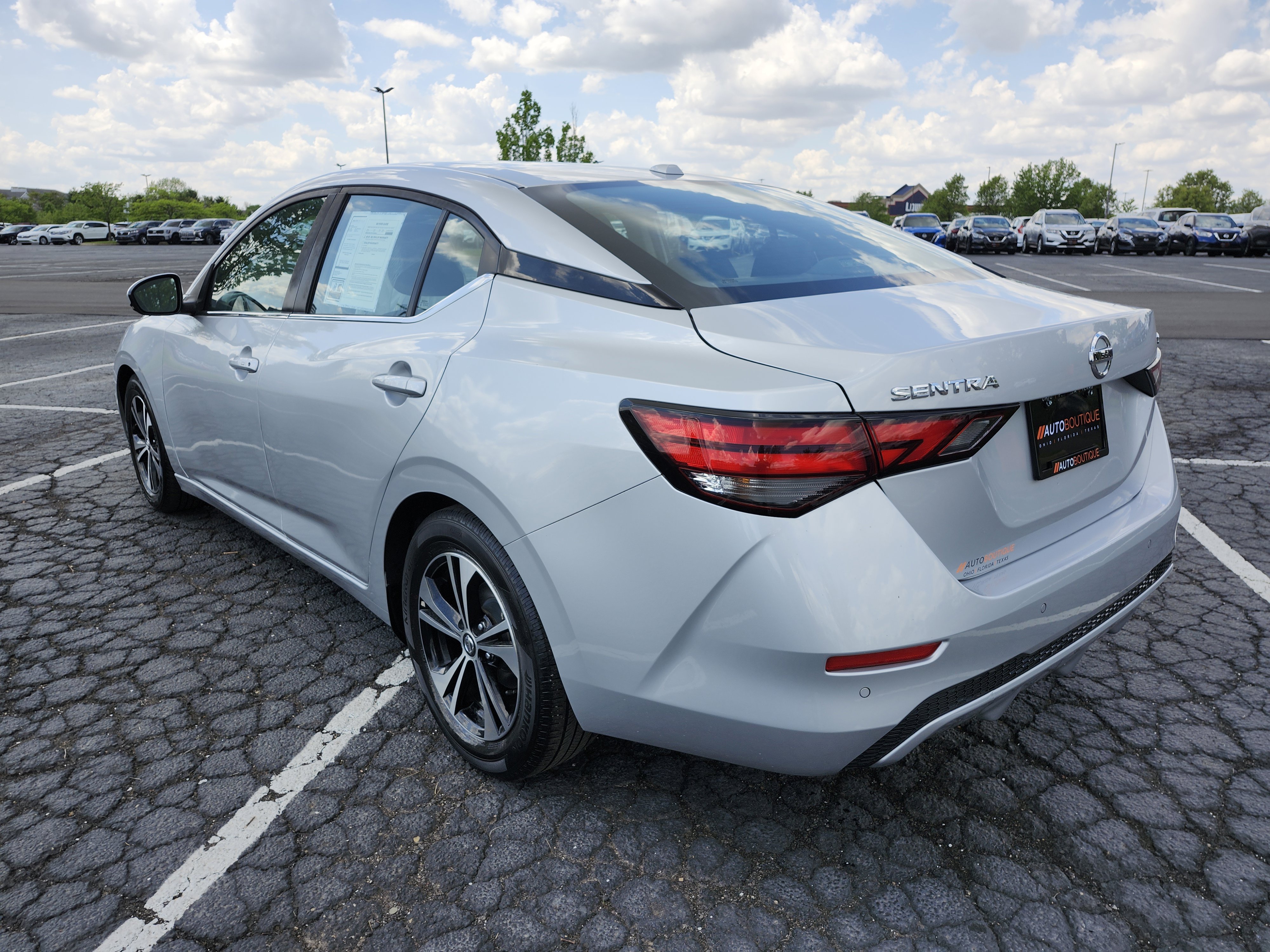 Used 2022 Nissan Sentra SV FWD image 13