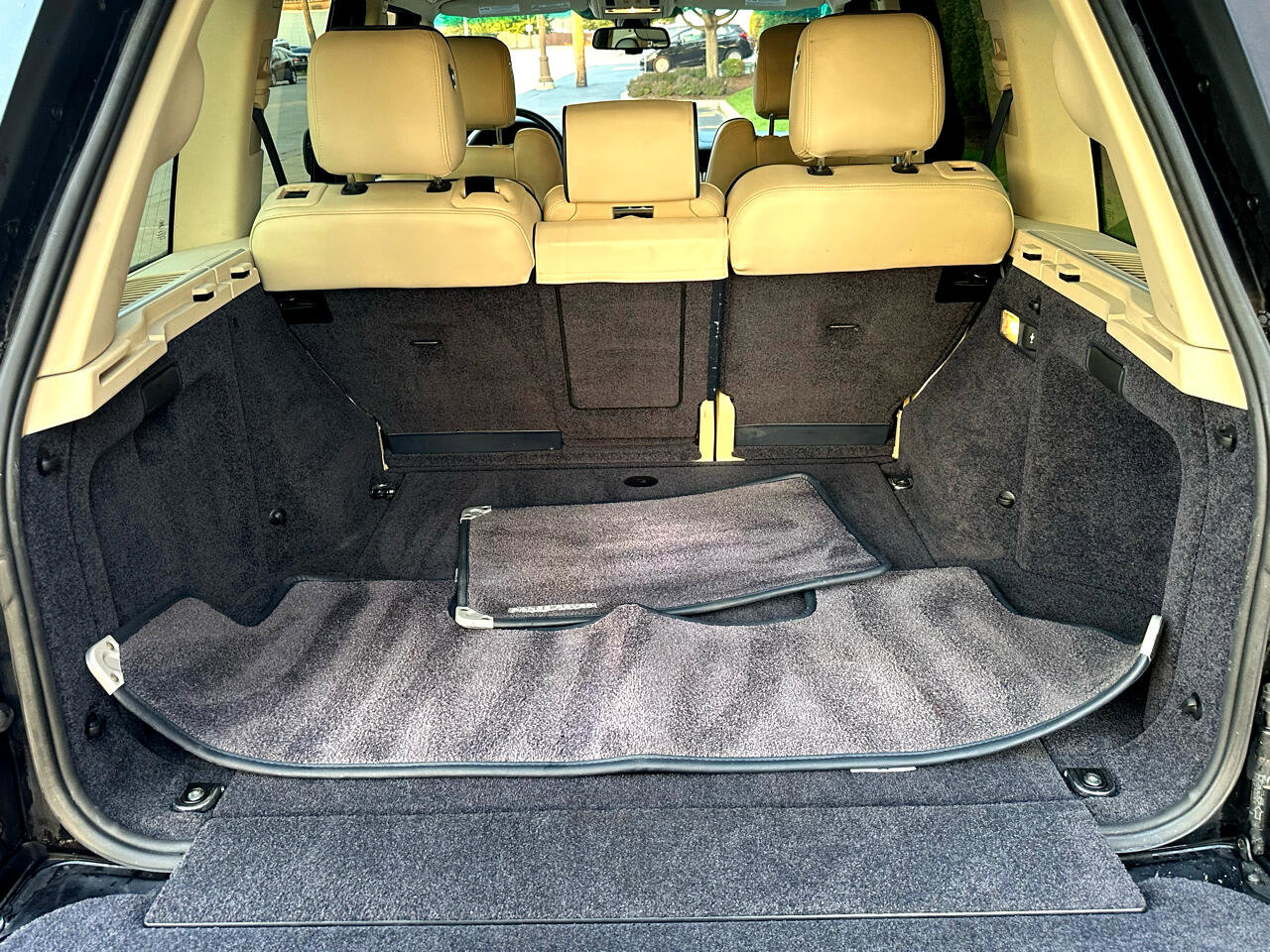 Used 2010 Land Rover Range Rover HSE LUX image 6