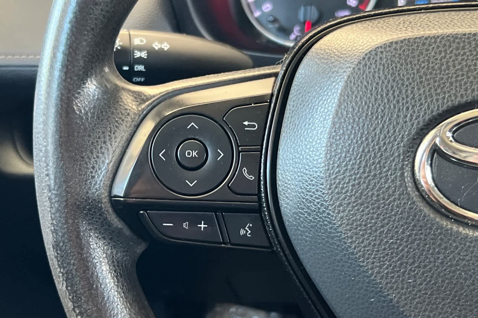 Used 2021 Toyota RAV4 LE AWD/4WD image 24