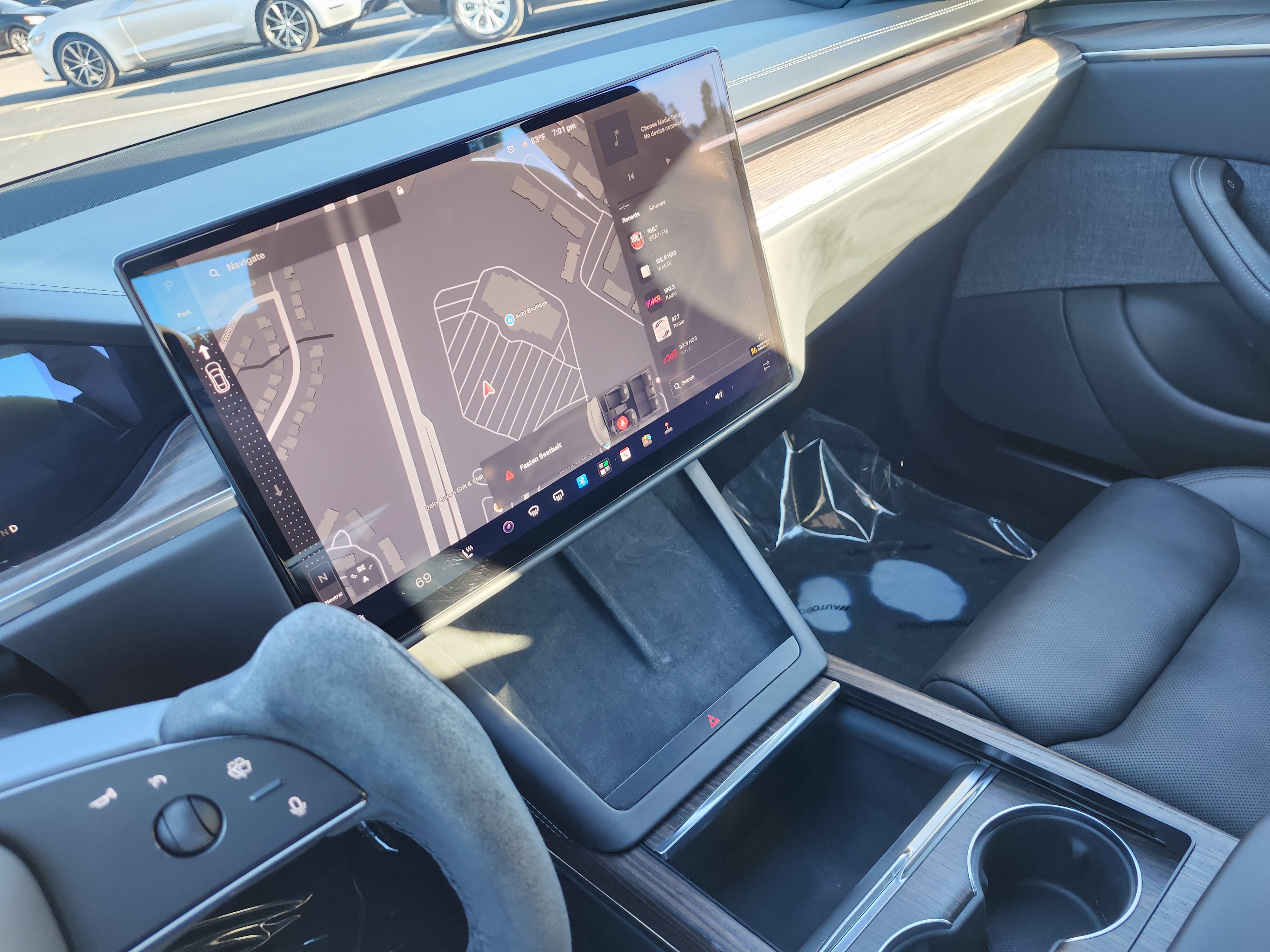 Used 2022 Tesla Model S AWD/4WD image 31