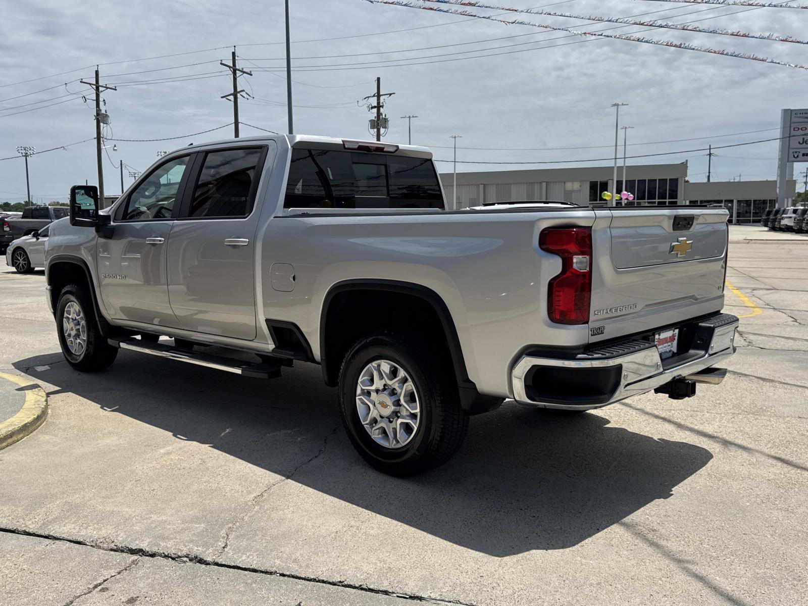Used 2023 Chevrolet Silverado 2500 LT w/ Convenience Package image 5