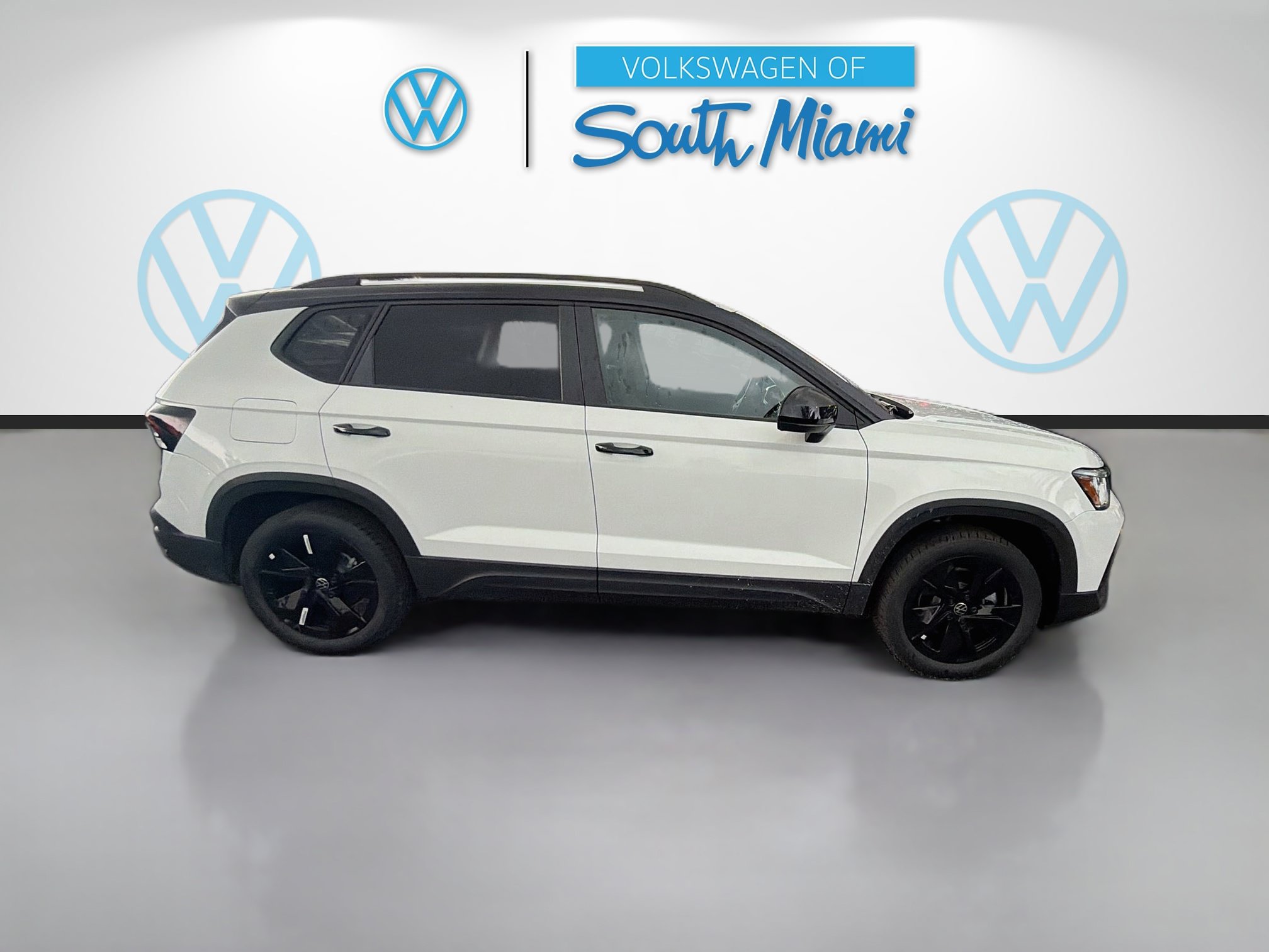 New 2026 Volkswagen Taos SE FWD image 8