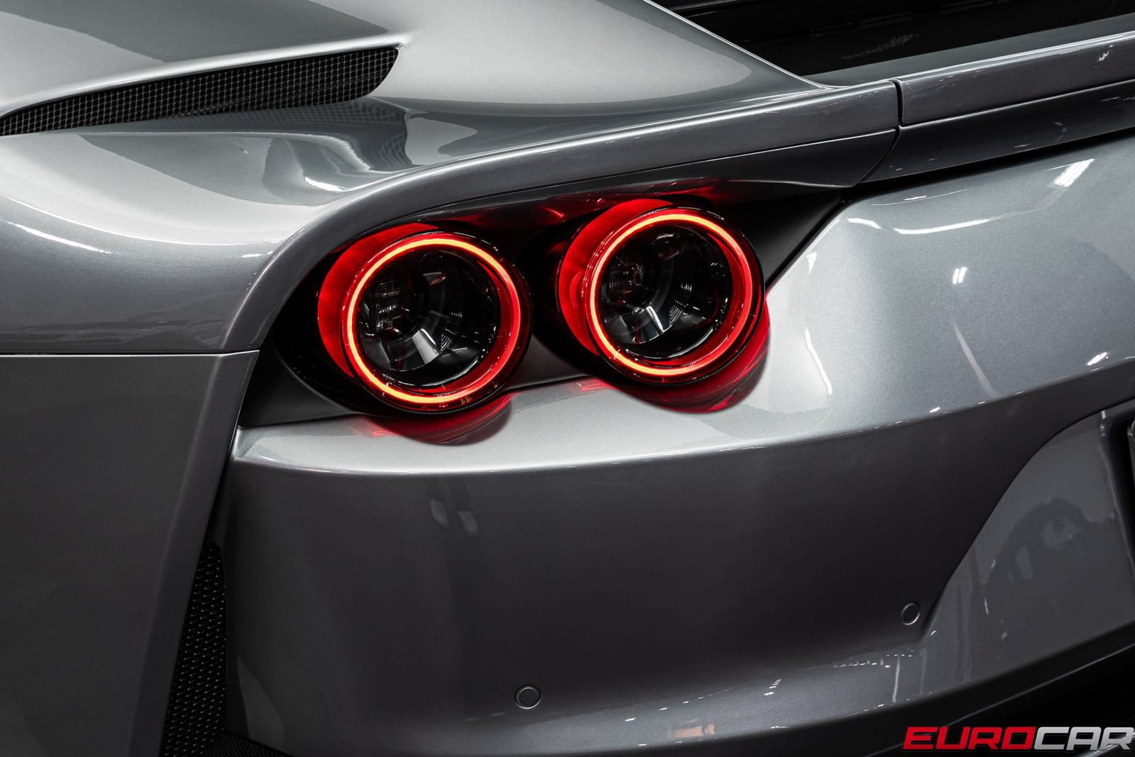 Used 2020 Ferrari 812 Superfast RWD image 24