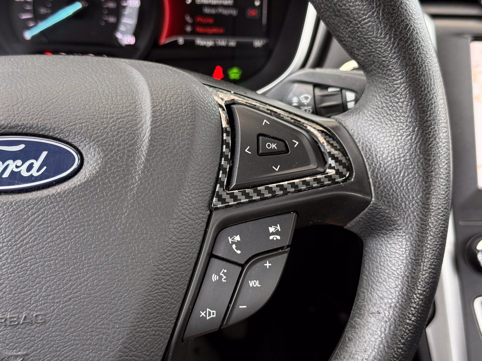 Used 2020 Ford Fusion SE FWD image 24