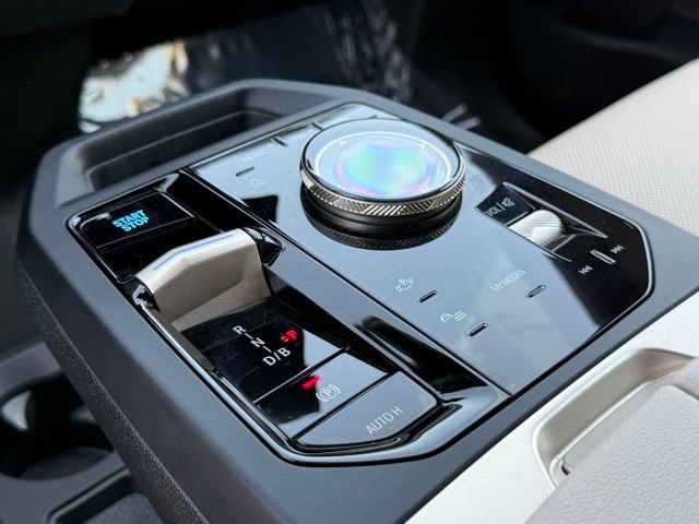 Used 2026 BMW iX xDrive45 w/ Premium Package image 26