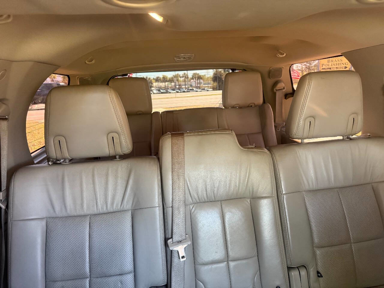 Used 2012 Lincoln Navigator Base 4x2 4dr SUV image 9