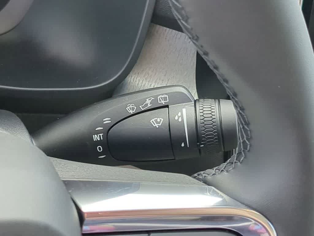 New 2026 Volvo XC40 B5 Plus w/ Climate Package AWD/4WD image 24