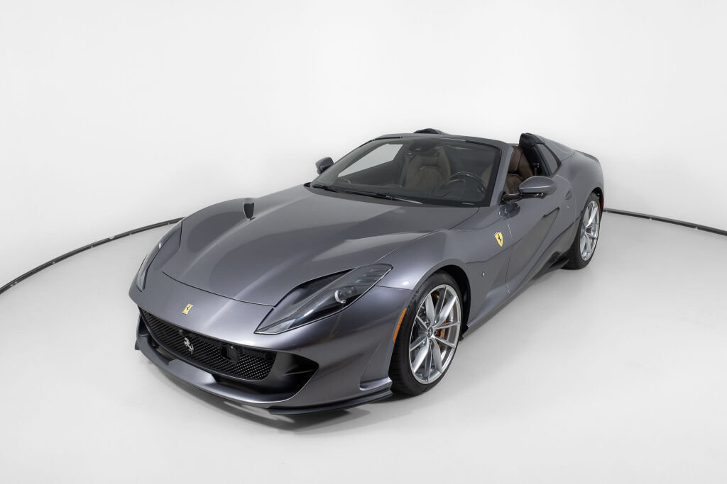Used 2021 Ferrari 812 GTS RWD image 2